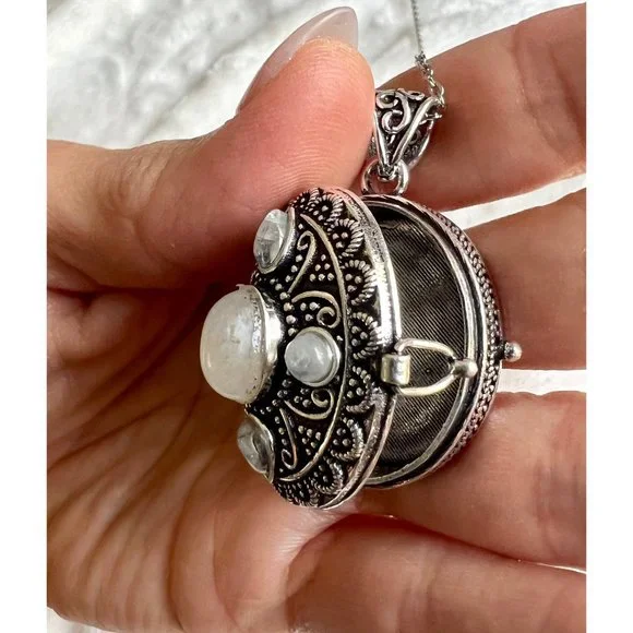 925 Vintage Style Rainbow Flash Moonstone POISON Locket Pendant Necklace - Picture 5 of 12